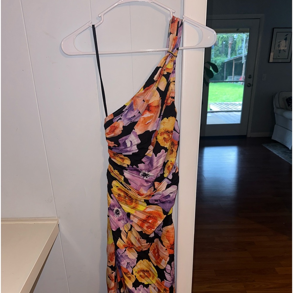 NWT Gorgeous one shoulder dress